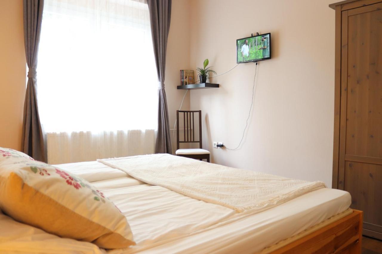 Grape&Wine Guesthouse Эгер Экстерьер фото